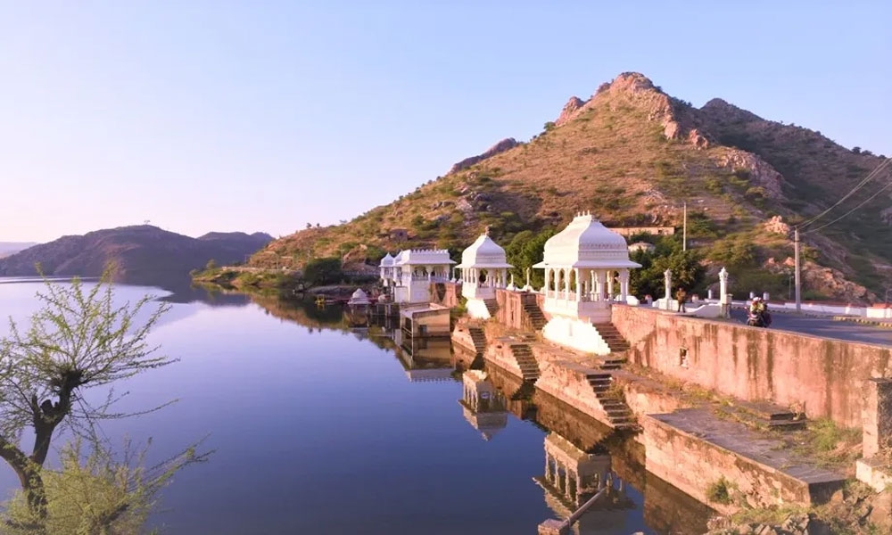 Badi Lake and Bahubali Hill The Best Viewpoint in Udaipur