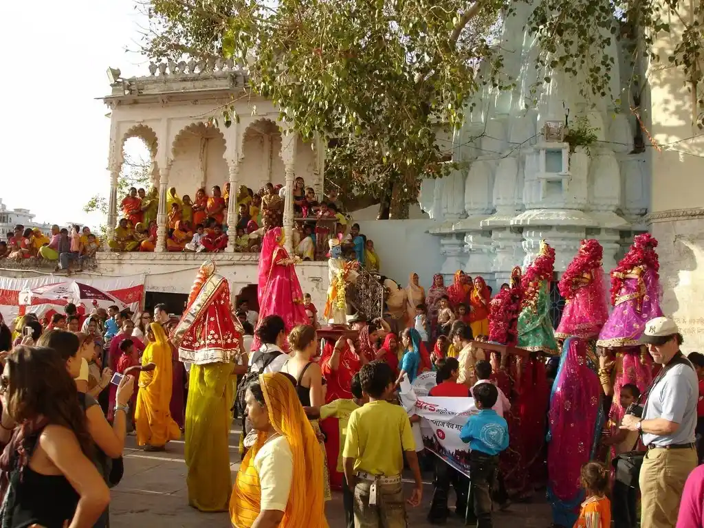 Why the Gangaur Festival at Gangaur Ghat & Ambrai Ghat is Famous Why the Gangaur Festival at Gangaur Ghat & Ambrai Ghat is Famous