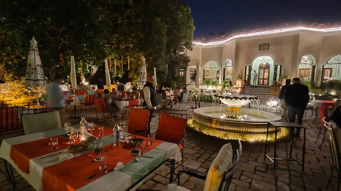 1559 AD – Fateh Sagar Rooftop Lounge