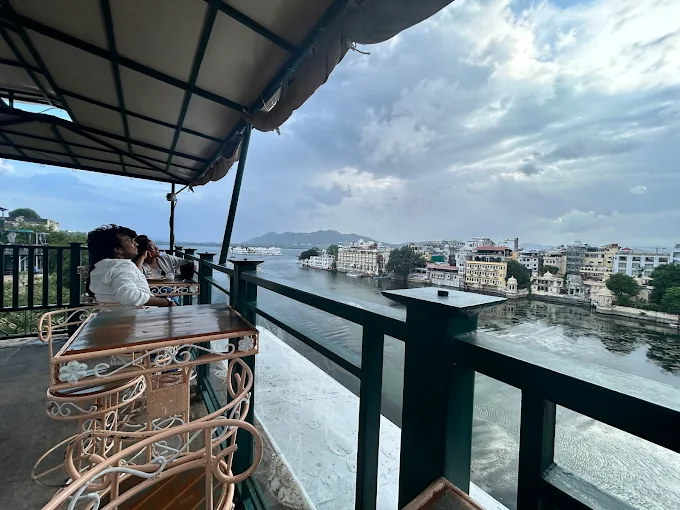 Jheel’s Rooftop Café